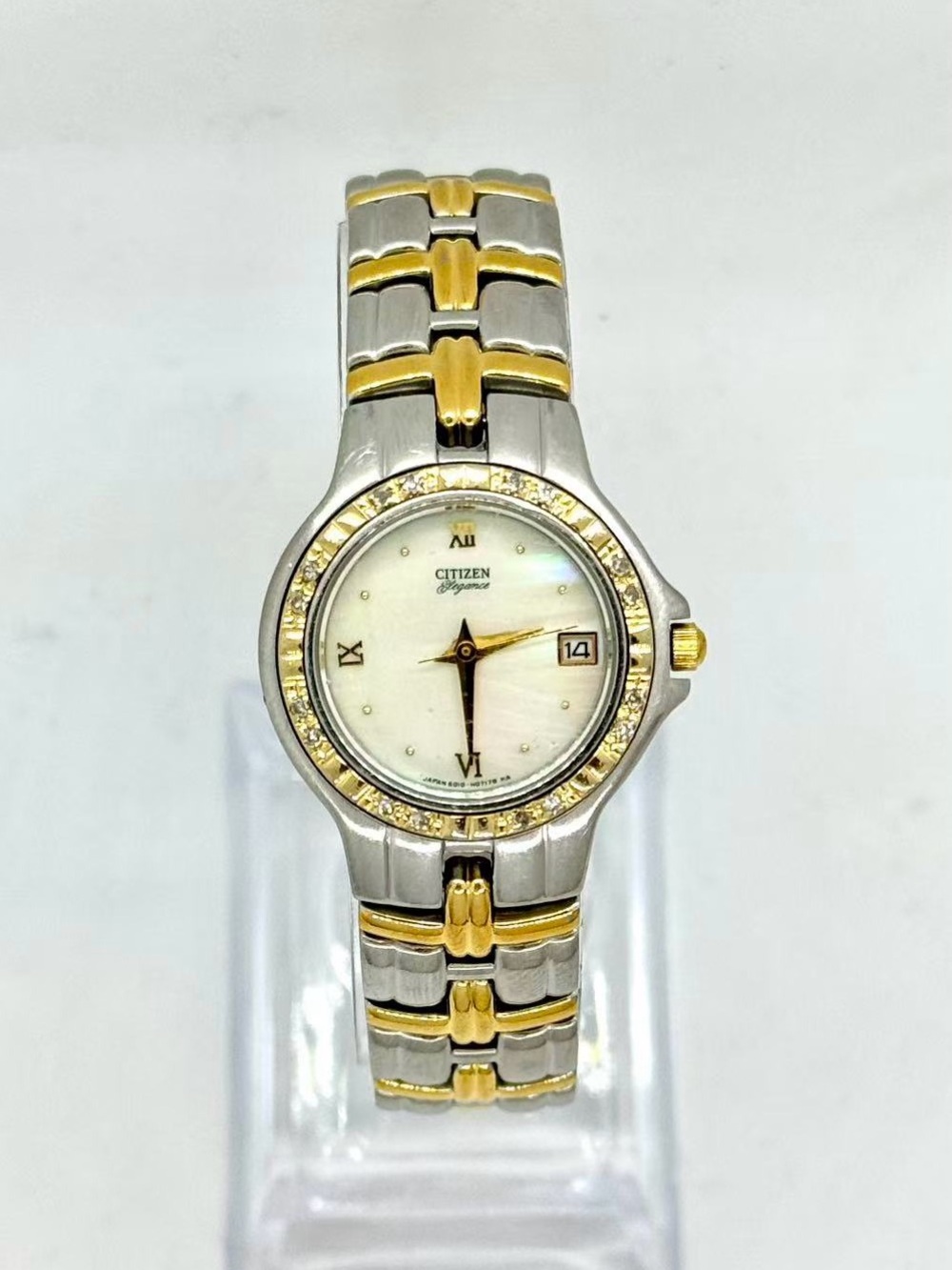 Vintage Citizen Women’s Quartz Two Tone Watch Pearl Dial Date New Battery Runs